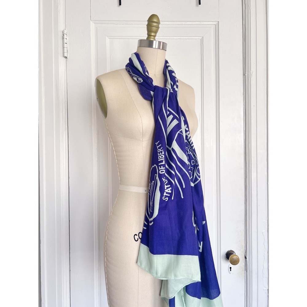 J Crew • Manhattan scarf wrap NYC New York City landmarks souvenir travel map - Picture 10 of 10